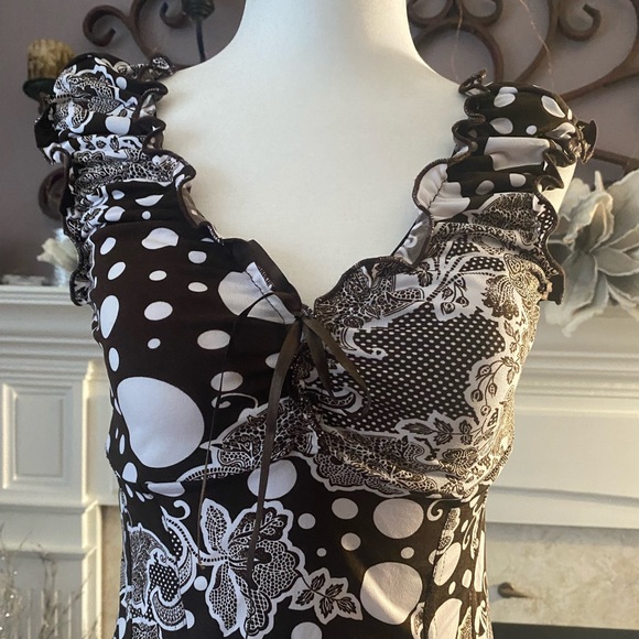 Retro Suzy Shier Tank Top, Brown with White Bold Pattern - Picture 3 of 14